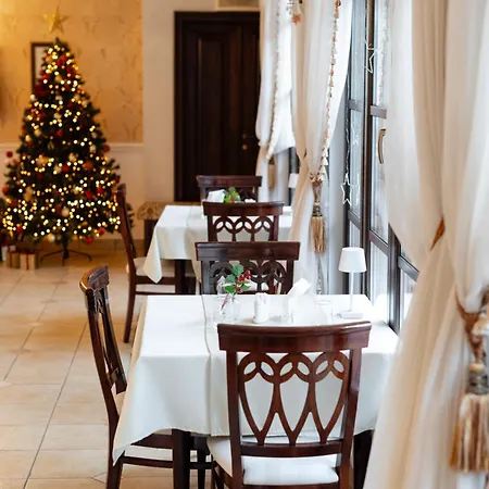 Royal Plaza Hotel 3*